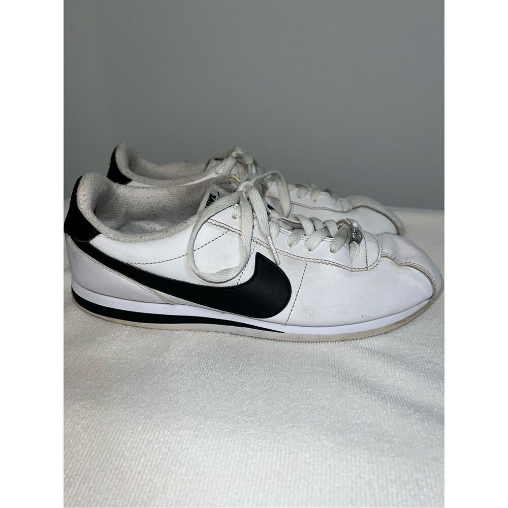 Nike Classic Cortez Leather Women's Size 9.5 Sneakers White Black
